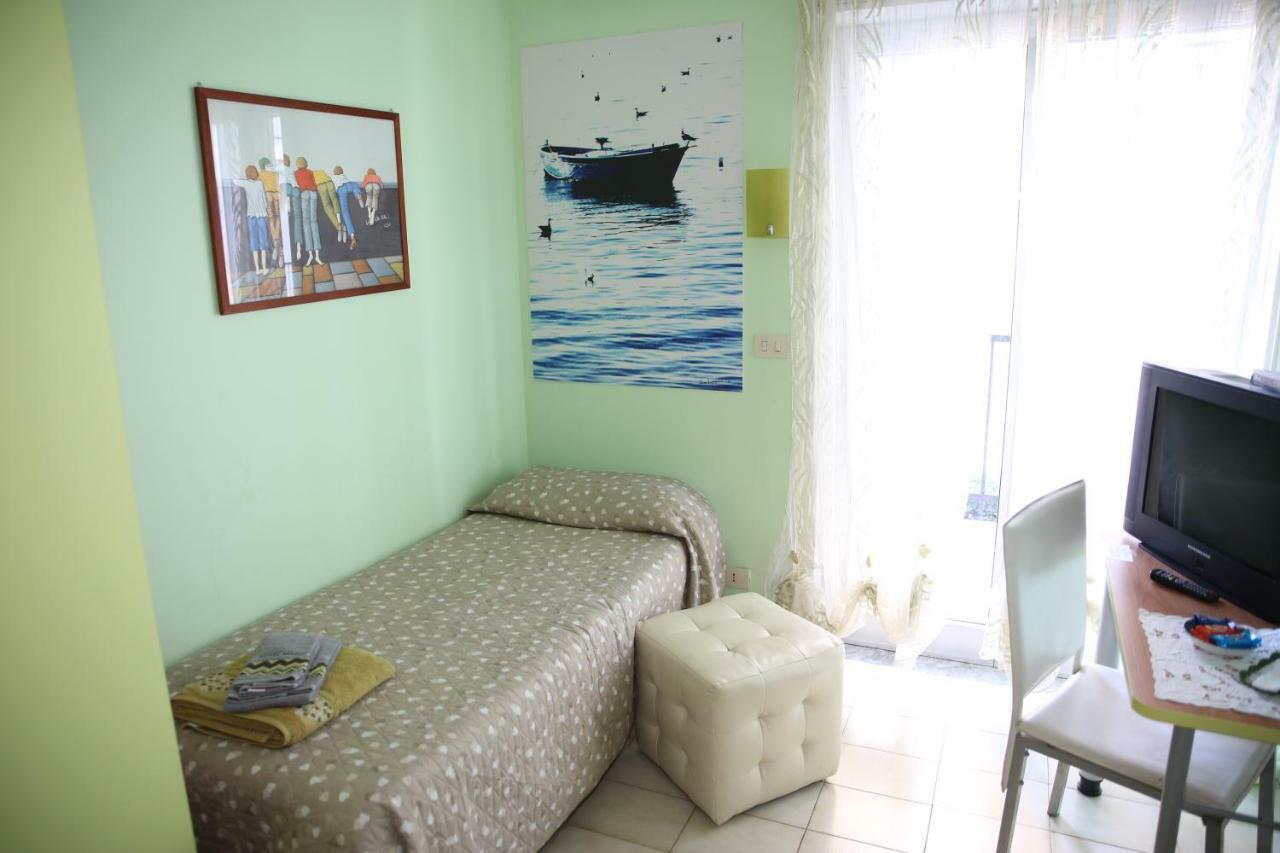 La Casa Del Nonno Bed & Breakfast Milazzo Exterior photo